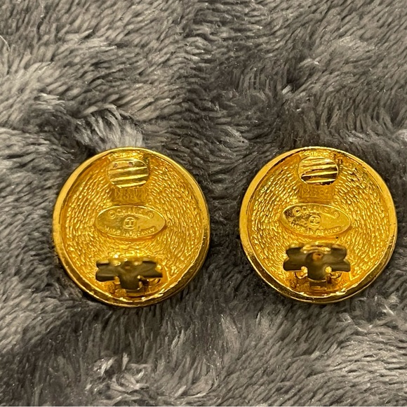SOLD Chanel Logo Clip On Statement Earrings - Picture 4 of 8